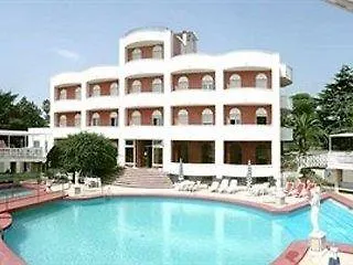 Dei Fisici Hotell 3*